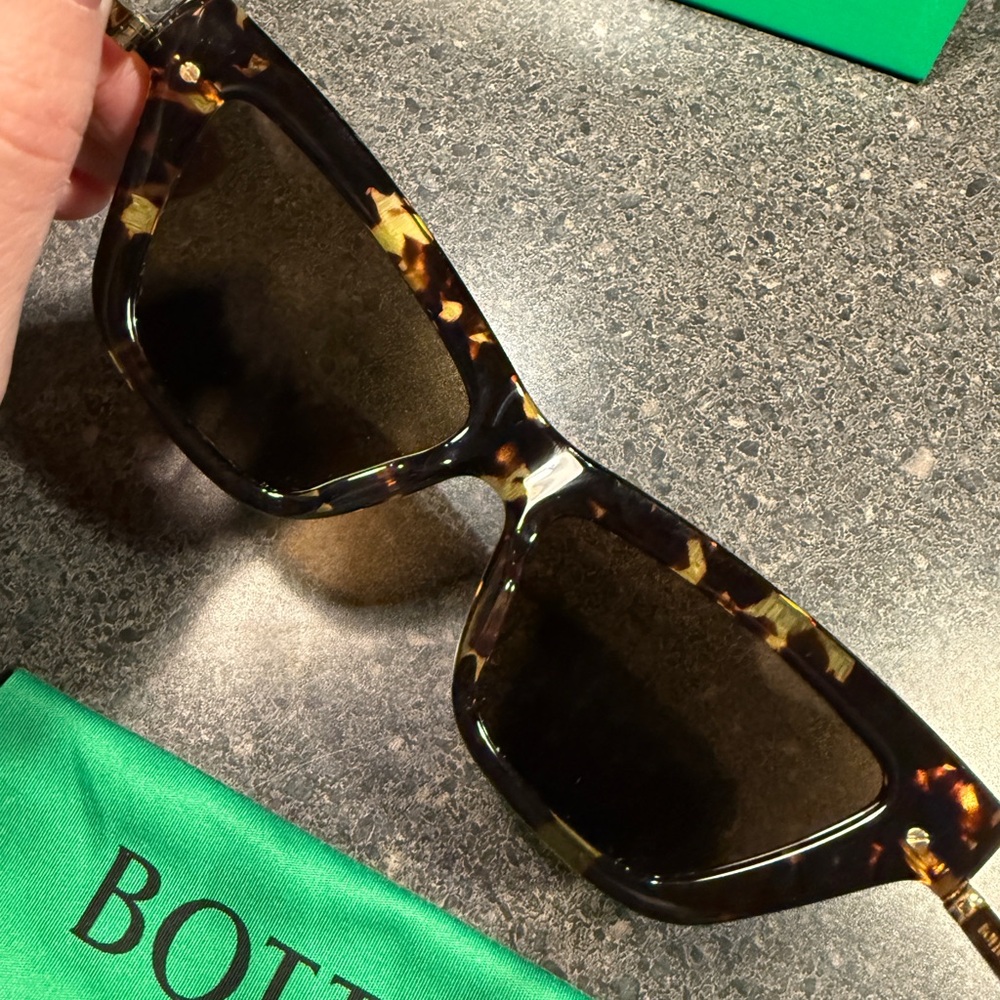 Bottega Veneta BV1241S Sunglasses - Picture 6 of 11